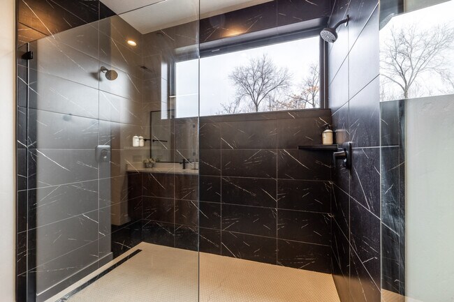 Building Photo - 2597 S 700 E