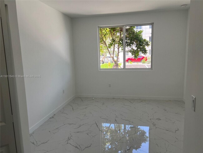 Building Photo - 1010 SW 69th Ave