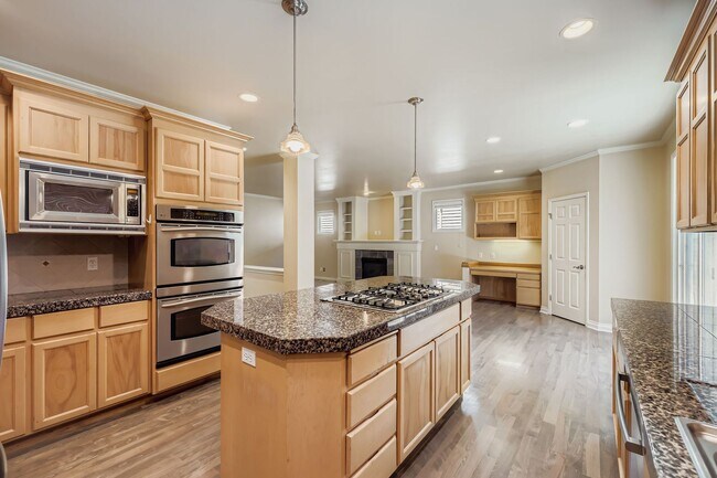Building Photo - 4Bd/3.5Ba Sammamish House