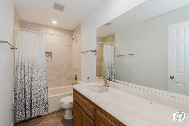 Building Photo - 4911 Sherwood Dr