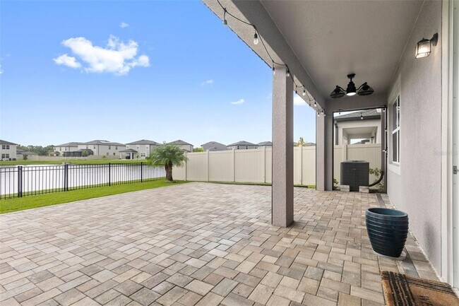 Building Photo - 7537 Pool Compass Loop