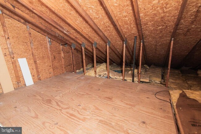 Building Photo - 239 Oakridge Dr