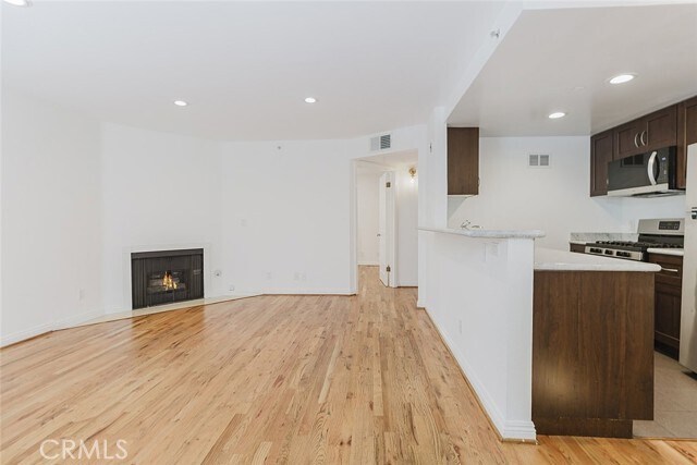 Building Photo - 1116 E Palmer Ave