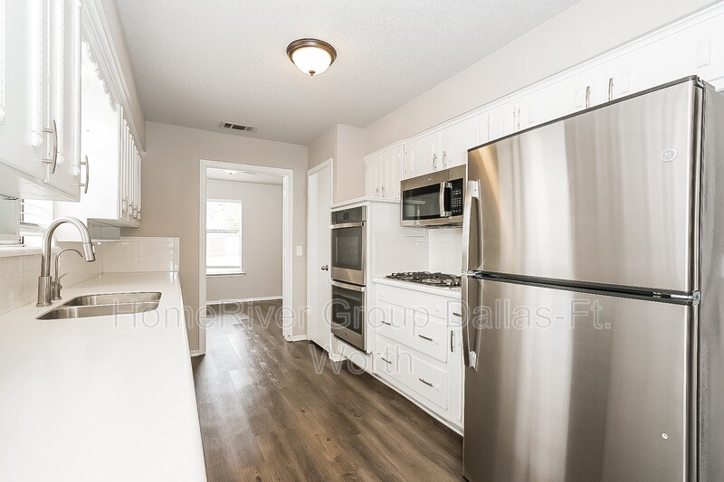 Building Photo - 8258 Westrock Dr