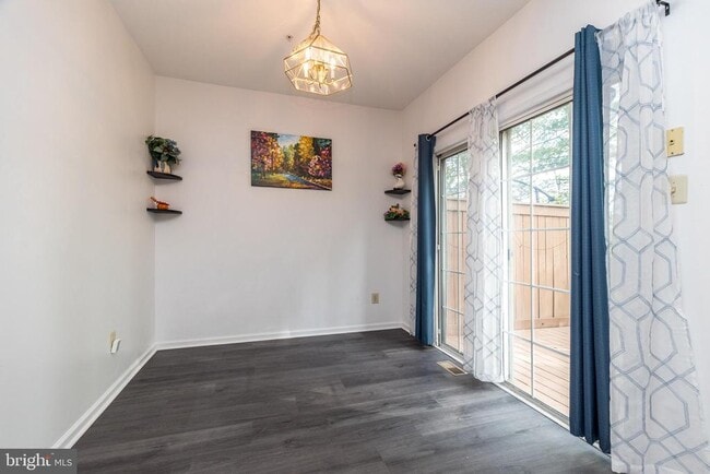 Building Photo - 483 Fort Hill Cir