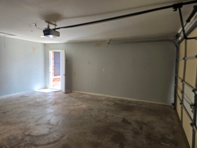 Building Photo - 3209 Coastal Dr