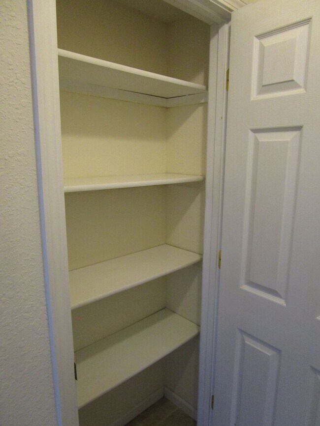 Building Photo - 4404-4404 W Jeana Ct