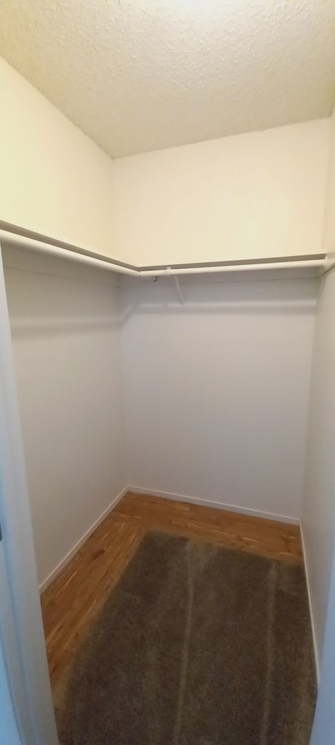 Building Photo - Got Room? - Paradise Valley Home Is Expansive!