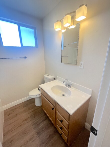 Building Photo - 2115 Placentia Ave