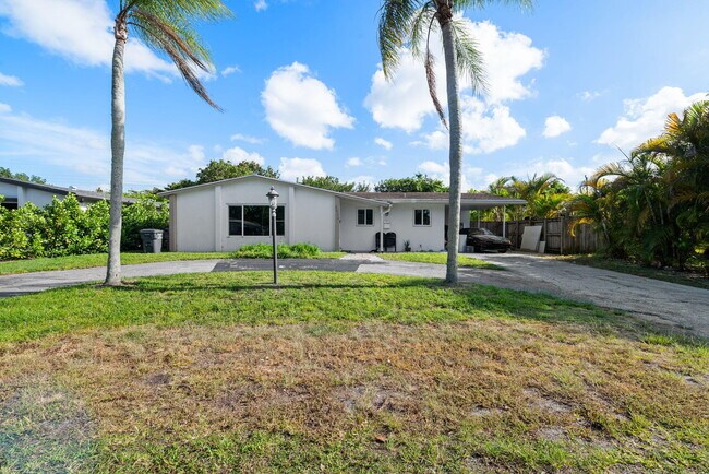 Building Photo - 6530 Hayes St