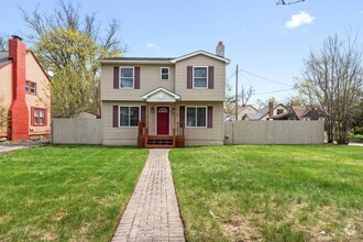 Building Photo - 3260 Sashabaw Rd