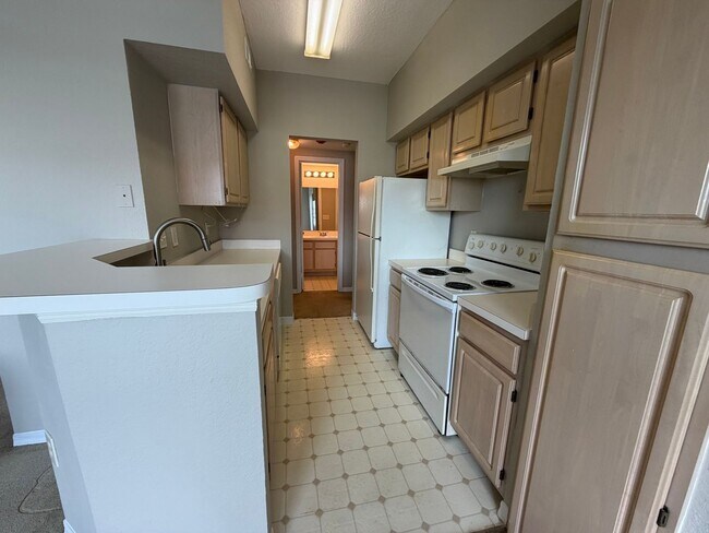 Building Photo - ANNUAL RENTAL - 1 BED / 1 BATH - THE TIDES AT PELICAN LANDING
