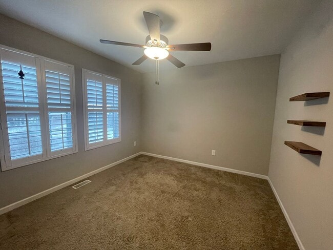 Building Photo - Four Bedroom Home in Portage