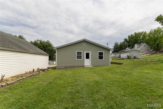 Building Photo - NEWLY RENOVATED HOME