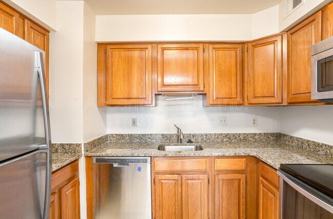 Building Photo - 7461 Ridge Oak Ct