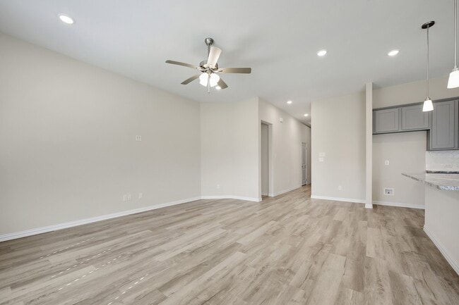 Building Photo - 2810 Woodbrook Dr