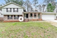 Building Photo - 3 Bedroom Pet-Friendly Home in Stone Mountain, GA with Main Street Renewal