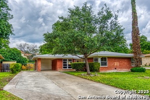 Building Photo - 211 Green Meadow Blvd