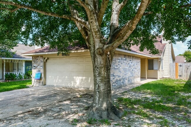 Building Photo - 13630 Alon Ln