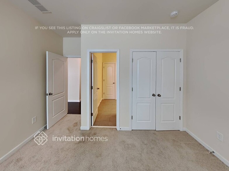 Building Photo - 13422 Hyperion Hills Ln