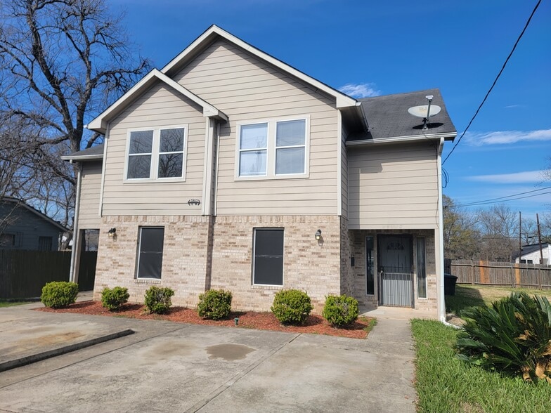 Building Photo - 3813 Lydia St