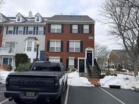 Building Photo - 21 Buttonwood St