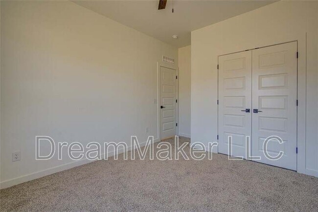 Building Photo - 138 Trimble Dr