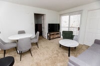 Building Photo - 911 Cameo Dr