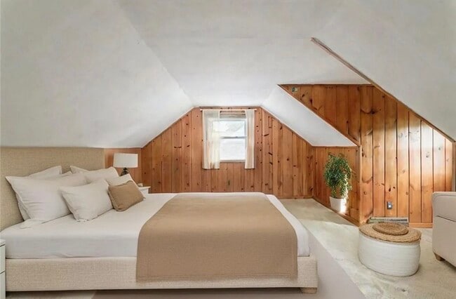 Building Photo - 26 Garden Dr