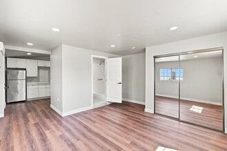 Building Photo - 11150 Santa Fe Ave