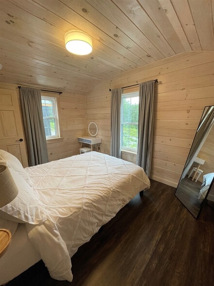 Building Photo - 13 Autumn Ln