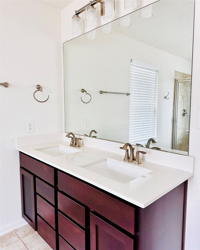 Building Photo - 25250 Laird Knoll St