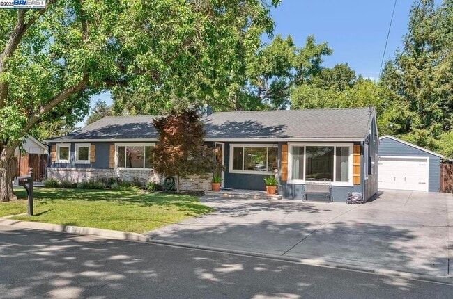 Building Photo - 161 Maiden Ln