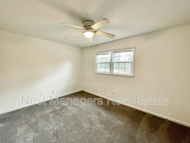 Building Photo - 820 Pilot Ave