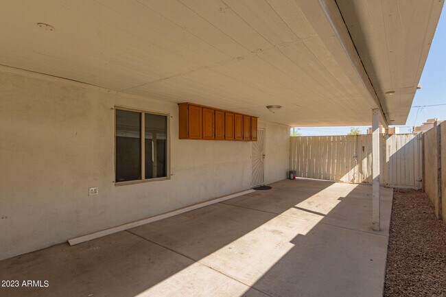 Building Photo - 1429 S 10th Ave