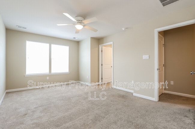 Building Photo - 6 Arlotta St