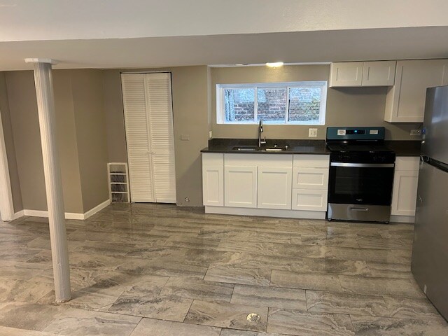 Building Photo - 1640 N Lamon Ave