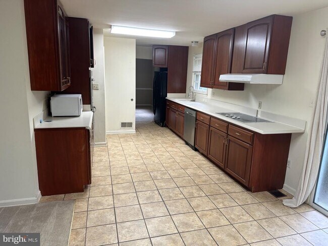 Building Photo - 7223 Reservation Dr