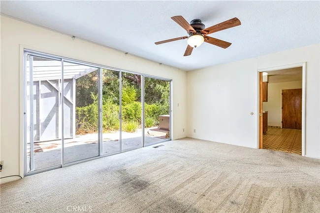 View of family room towards kitchen - 679 Rancho Dr