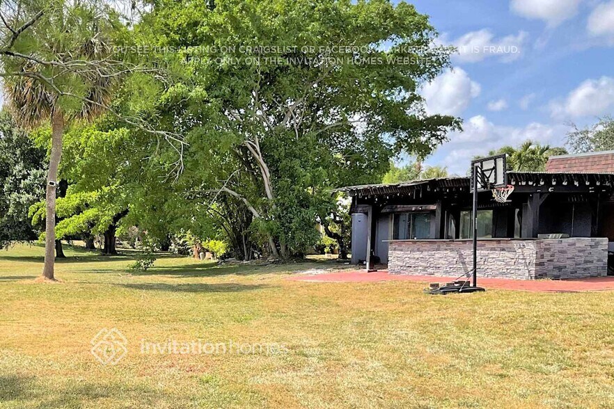 Building Photo - 4903 Banyan Ln