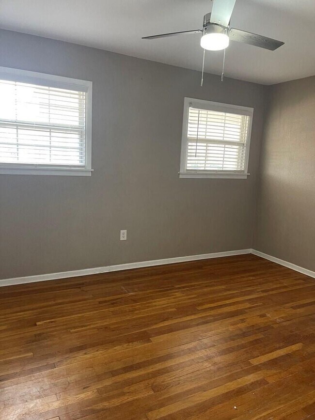 Building Photo - 1508 Sunset Blvd