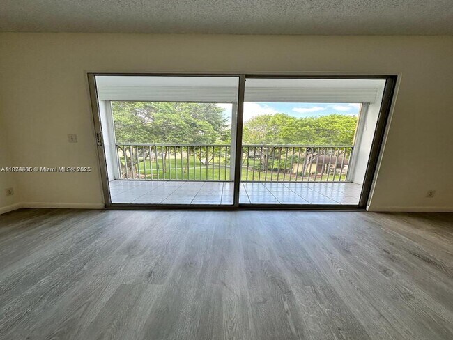 Building Photo - 1351 SW 125th Ave