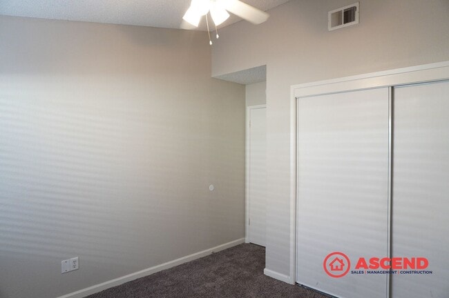 Building Photo - Beautiful 3 Bedroom Home Off Gosford!