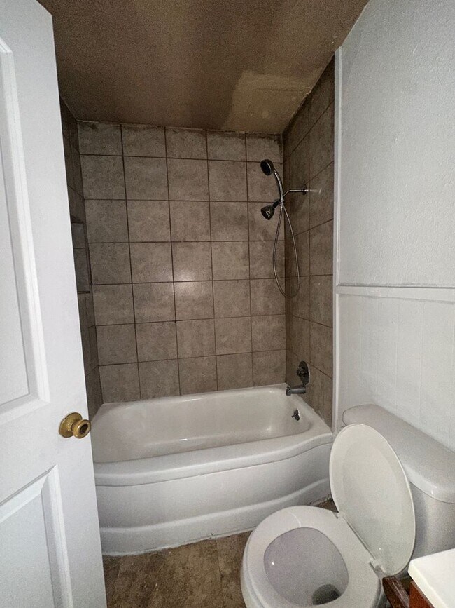 Building Photo - Passariello Management