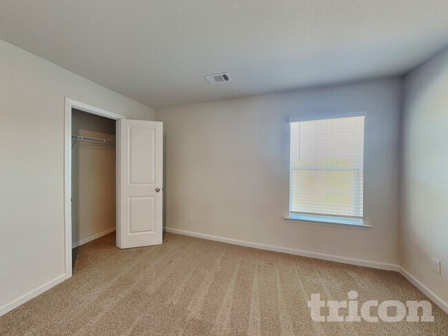 Building Photo - 1100 Amadas Dr