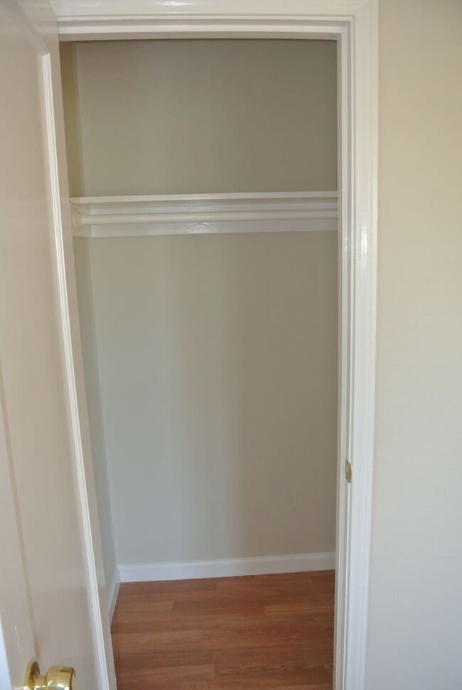 Building Photo - **COMING SOON** Adorable 2 Bedroom, 1 Bath...