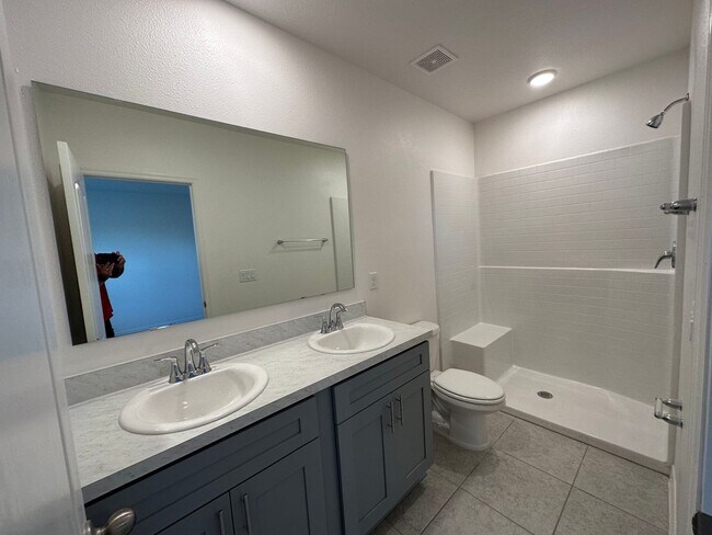 Building Photo - Brand new 3 bedroom 2 bathroom home in desired Indian Lake Estates