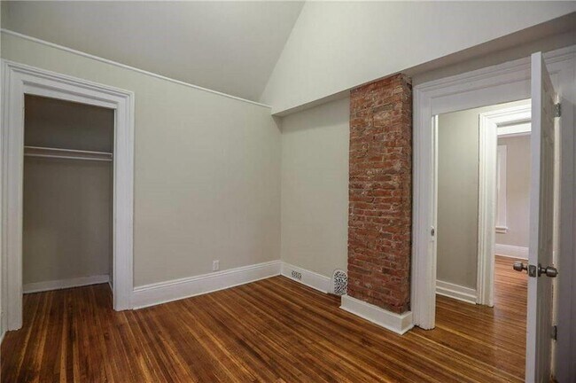Building Photo - 32 Rowley St