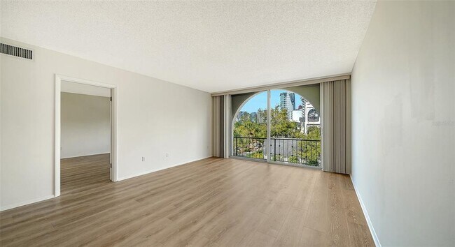 Building Photo - 301 S Gulfstream Ave