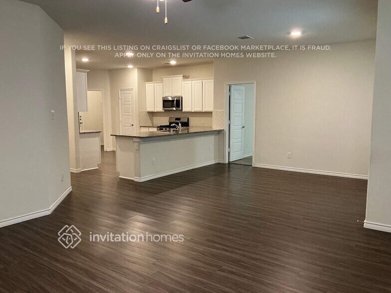 Building Photo - 753 Jamestown Ln